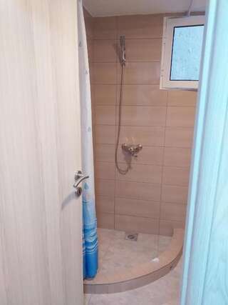 Гостевой дом Apartments Odal Сутоморе Классический четырехместный номер-18